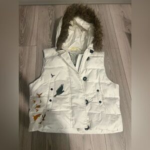 Gap White Puffer Vest w/ Fur Lined Hood and graphics  Size Large